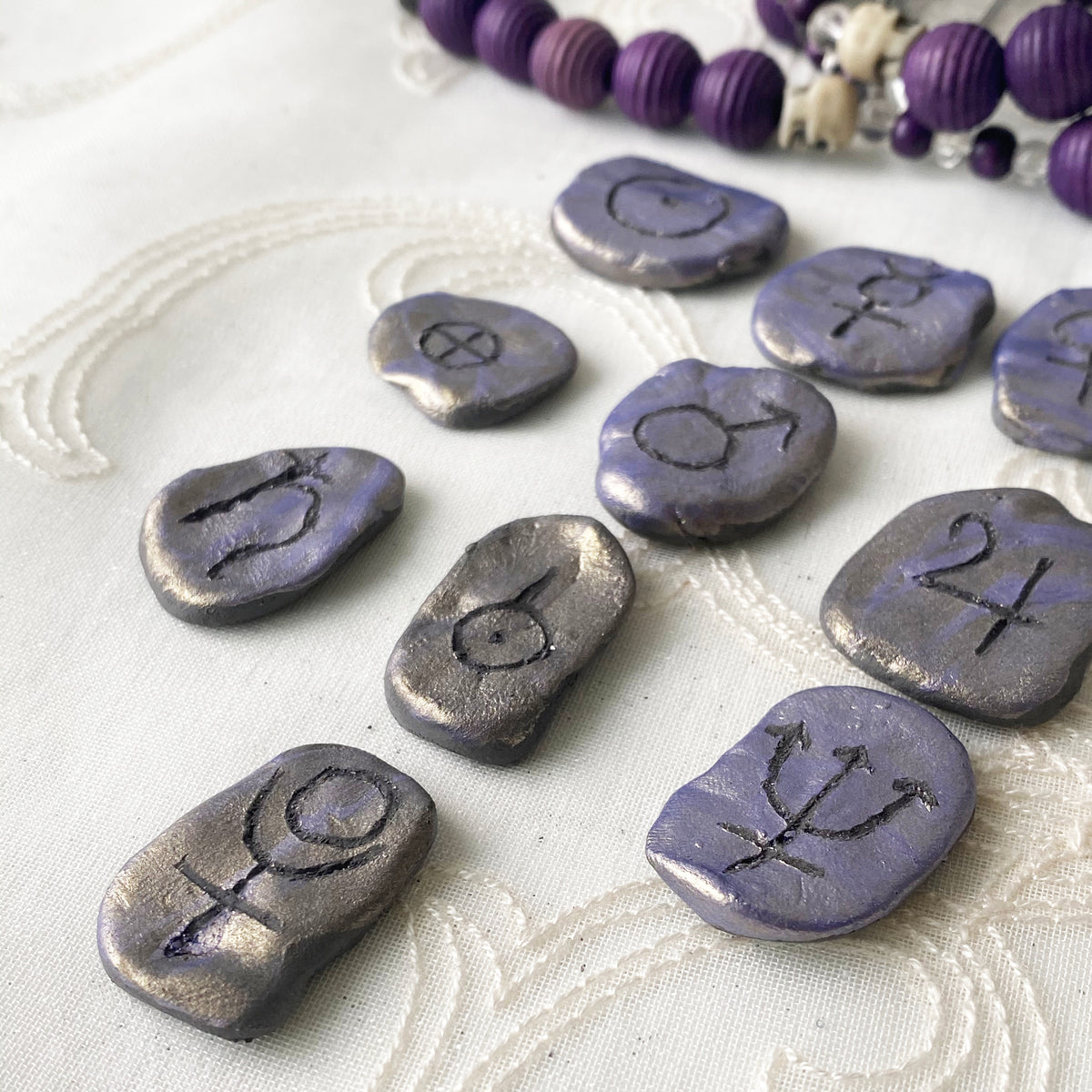 Modern Runes: Solar System – Closed Coven