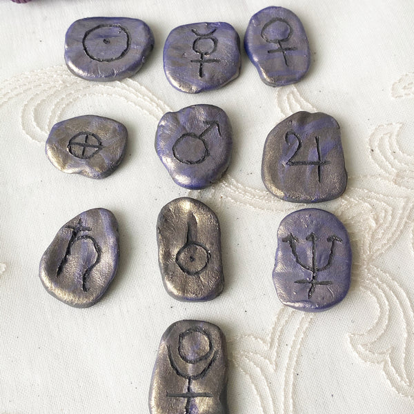 Modern Runes: Solar System – Closed Coven